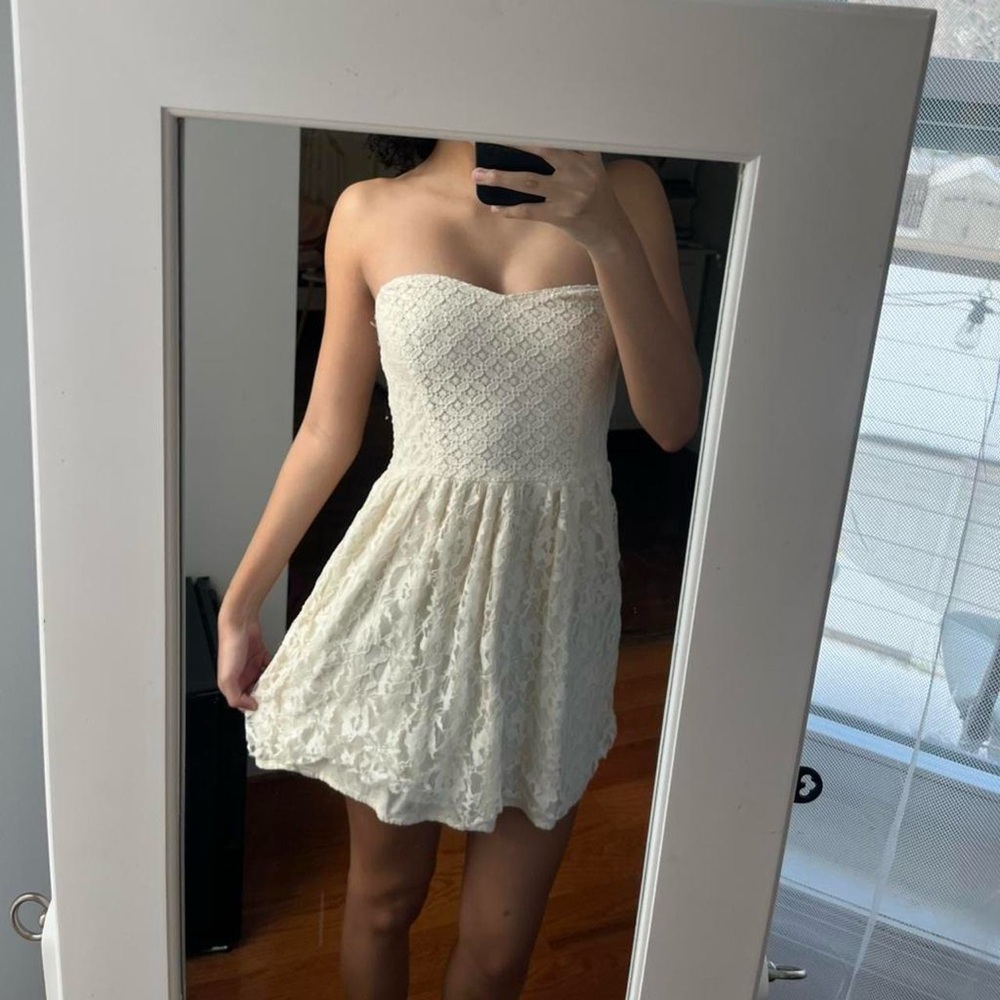 Hollister Cream Strapless Lace Dress